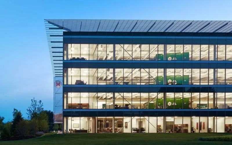 Building_Exterior_via_scb_4_story_night_c6efca50dd.webp