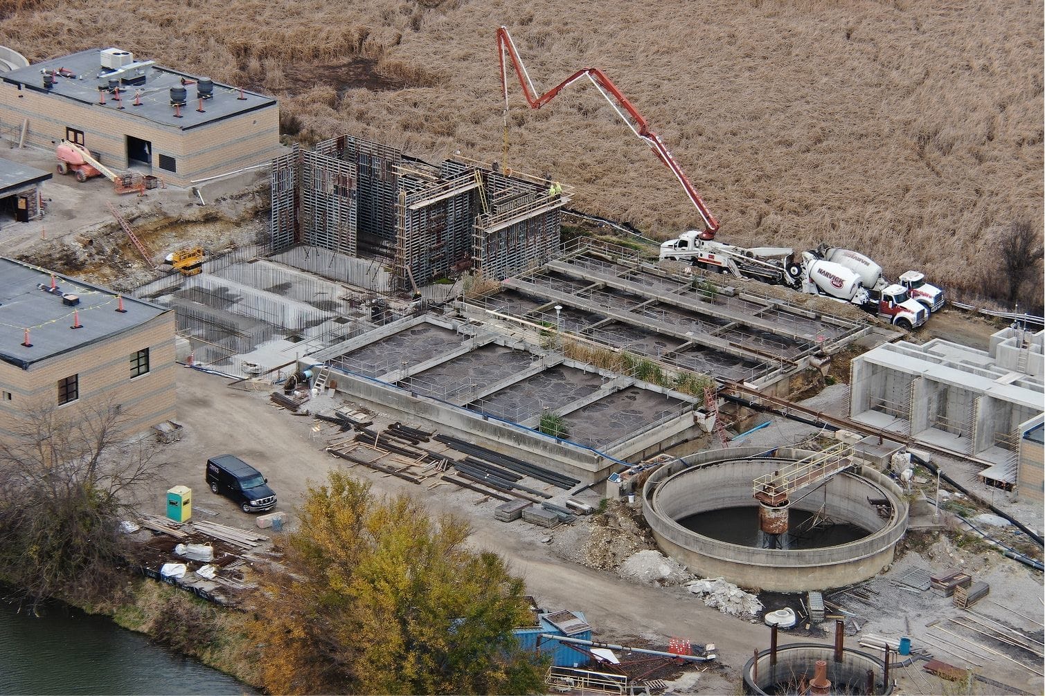 Crest_Hill_10.jpg
