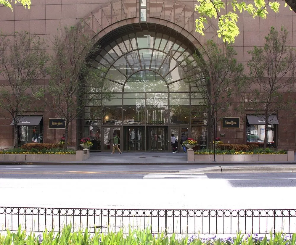Mobile_Hero_Neiman_Marcus_Chicago_20311b9ed2.webp