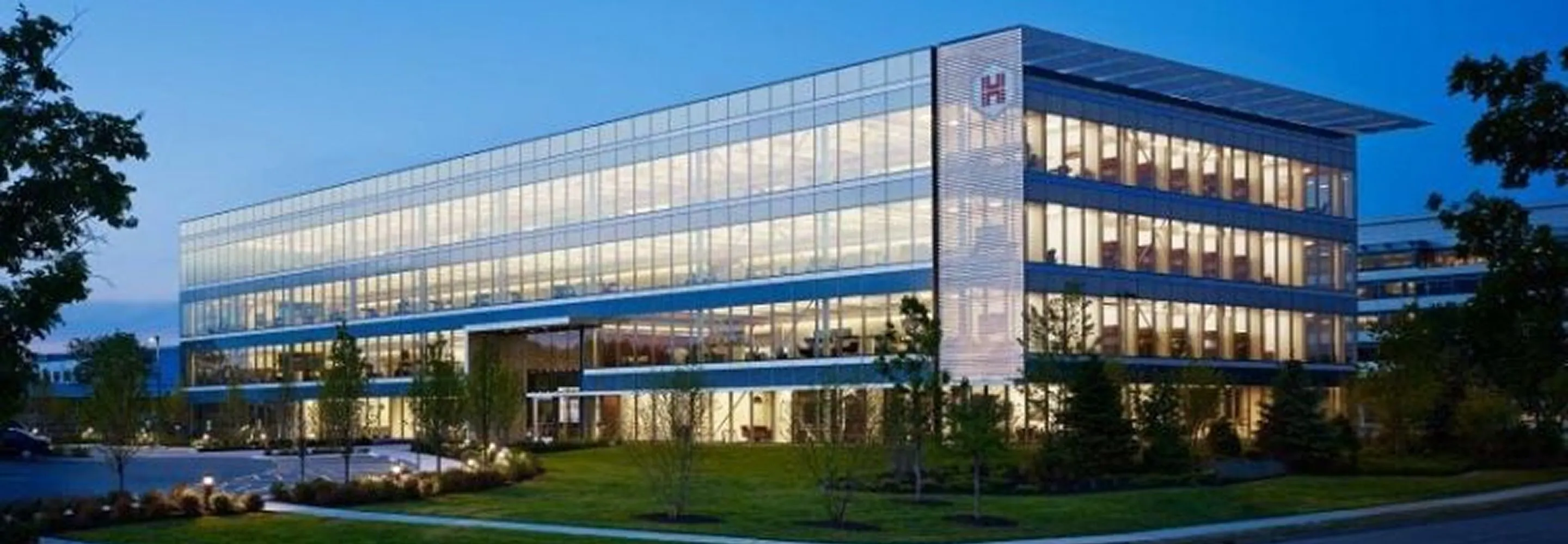 Hero_HUB_Group_Headquarters_Phase2_b4a5e8923c.webp