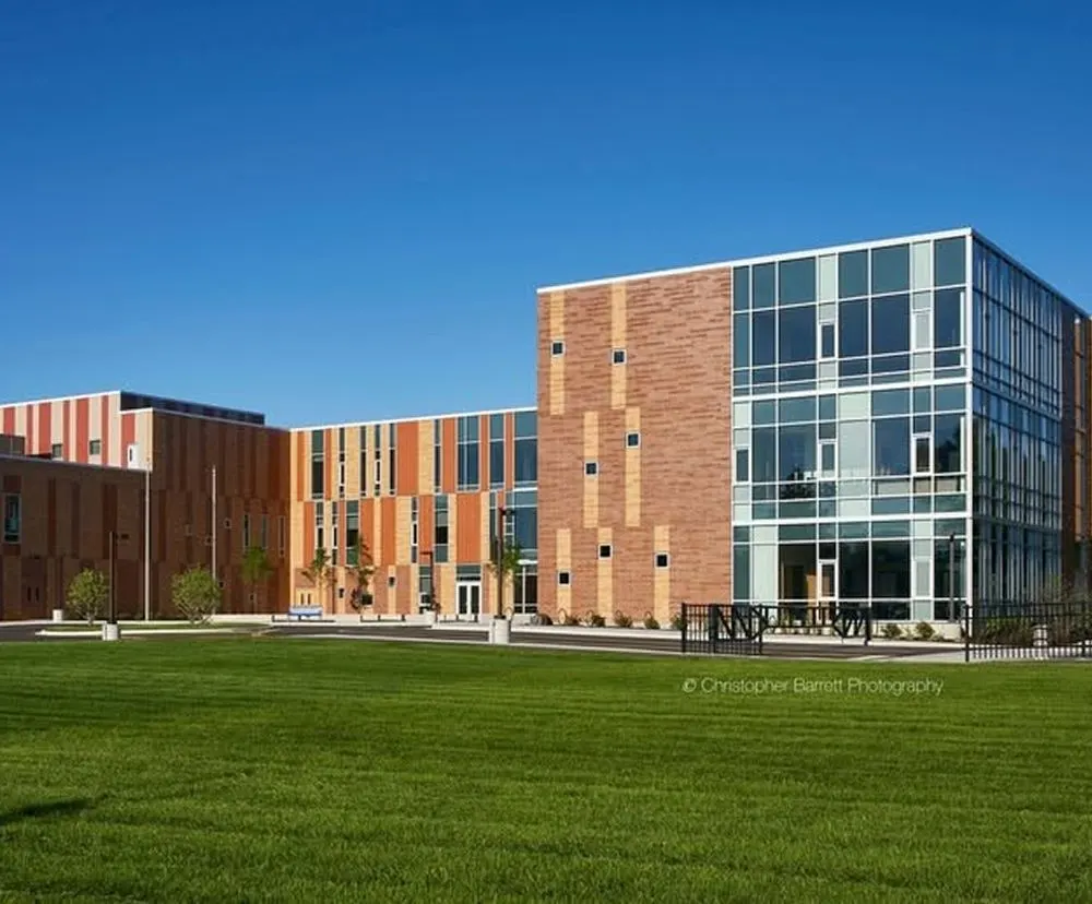 Mobile_Hero_East_Prairie_School_1a784e2213.webp