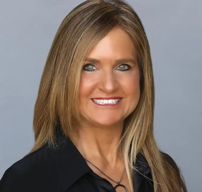 Our_Team_Headshot_Loranna_May_5392bbaf33.webp
