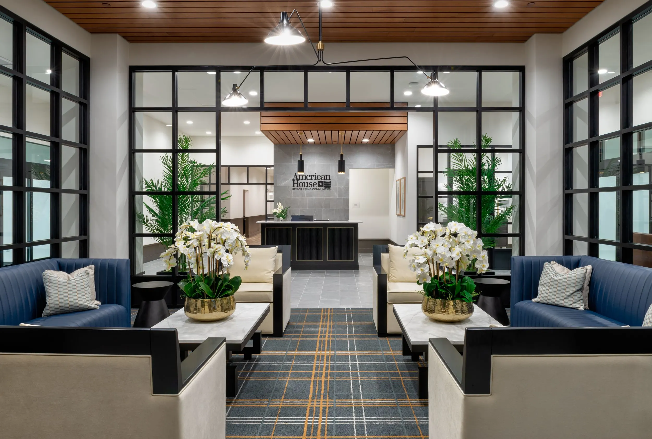 22_PH_OPK_Lobby_Lounge_01_jpg_3856bbc490.webp